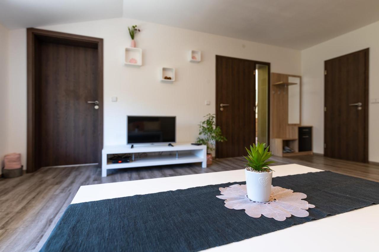 Apartman U Krizku Jihlava Luaran gambar
